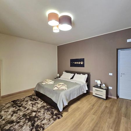 Casa Vacanze Oikia - Room Girasole Неаполь Экстерьер фото