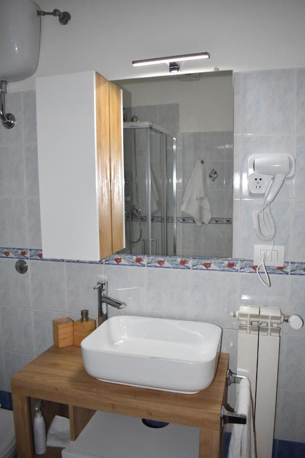 Casa Vacanze Oikia - Room Girasole Неаполь Экстерьер фото